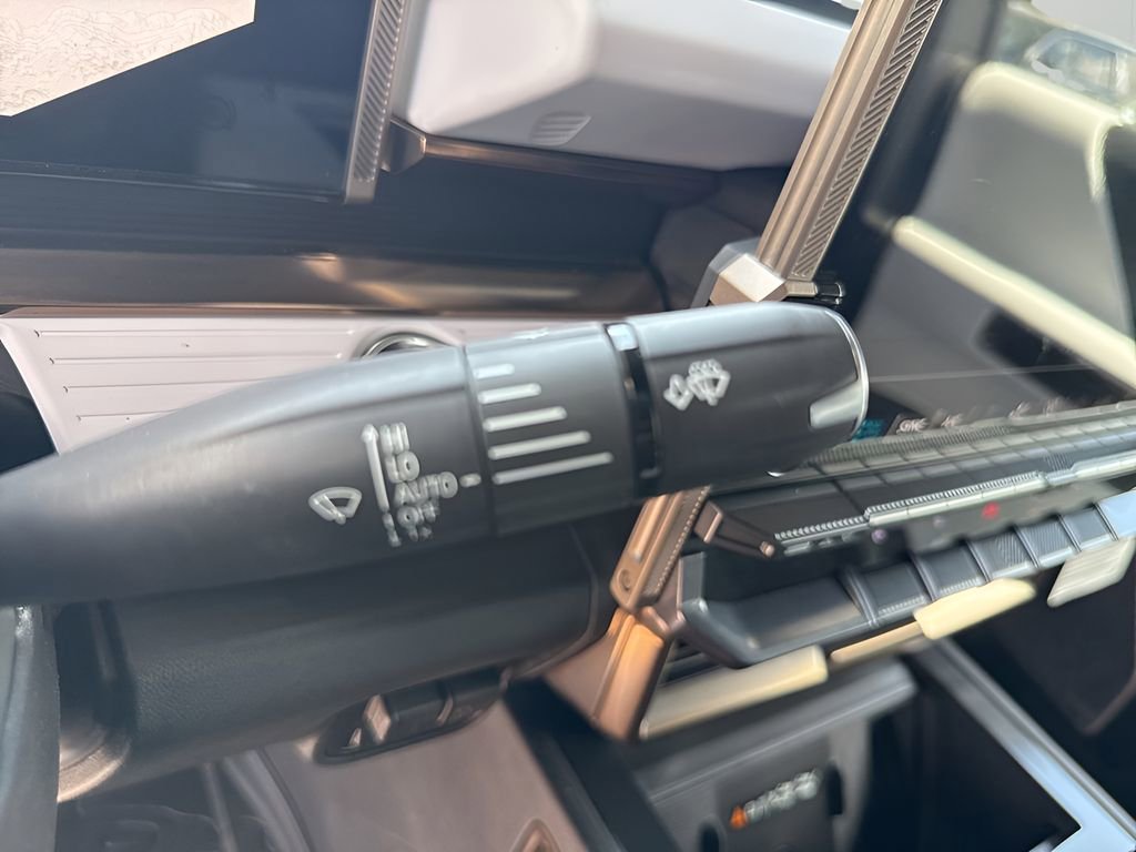 New 2025 GMC Hummer EV 2X w/ LPO, Dark Essentials Package image 45