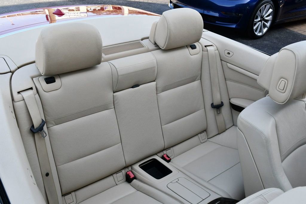 Used 2011 BMW 328i Convertible image 17