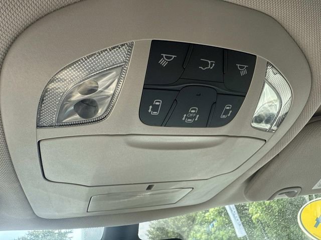 Used 2024 Chrysler Pacifica Touring-L FWD image 29