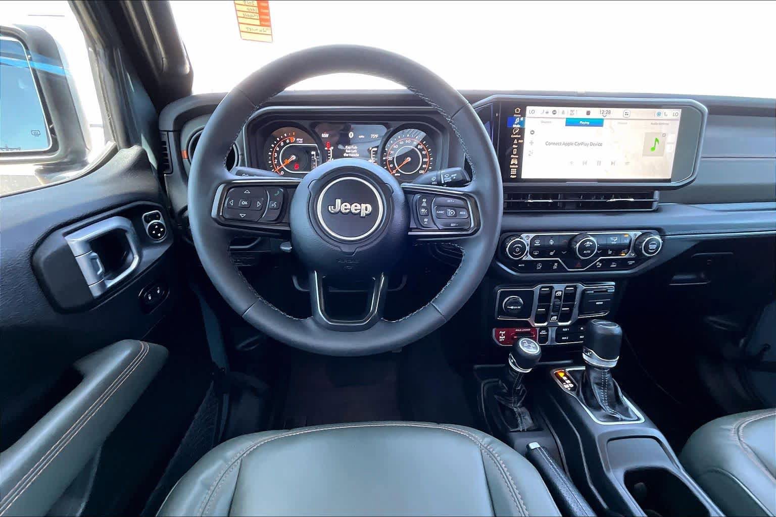 Used 2025 Jeep Gladiator Mojave AWD/4WD image 6