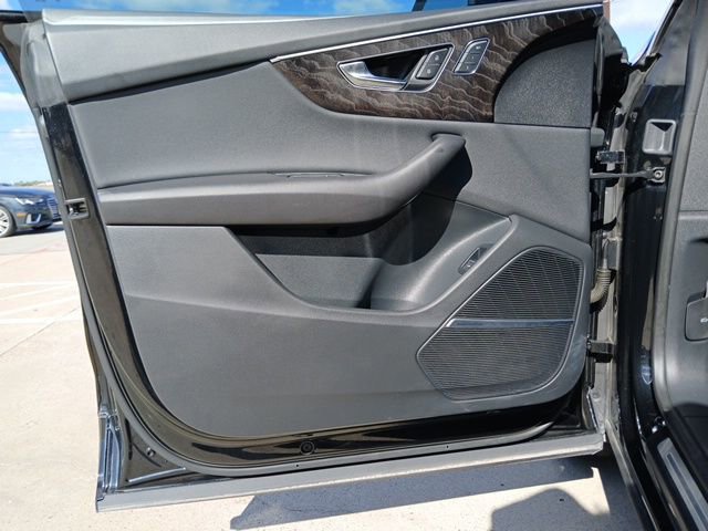 Used 2022 Audi Q8 Premium Plus image 19