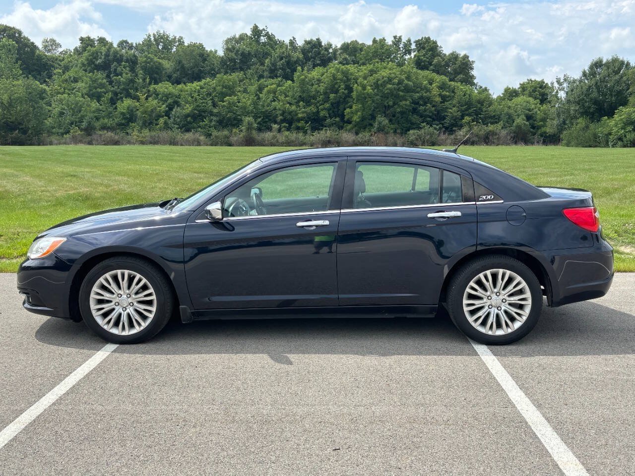 Used 2012 Chrysler 200 Limited FWD image 1