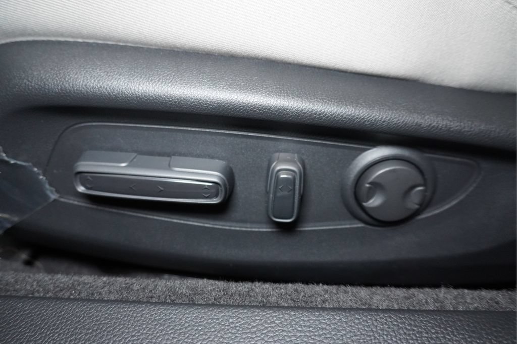 Certified 2025 Honda Accord SE image 13