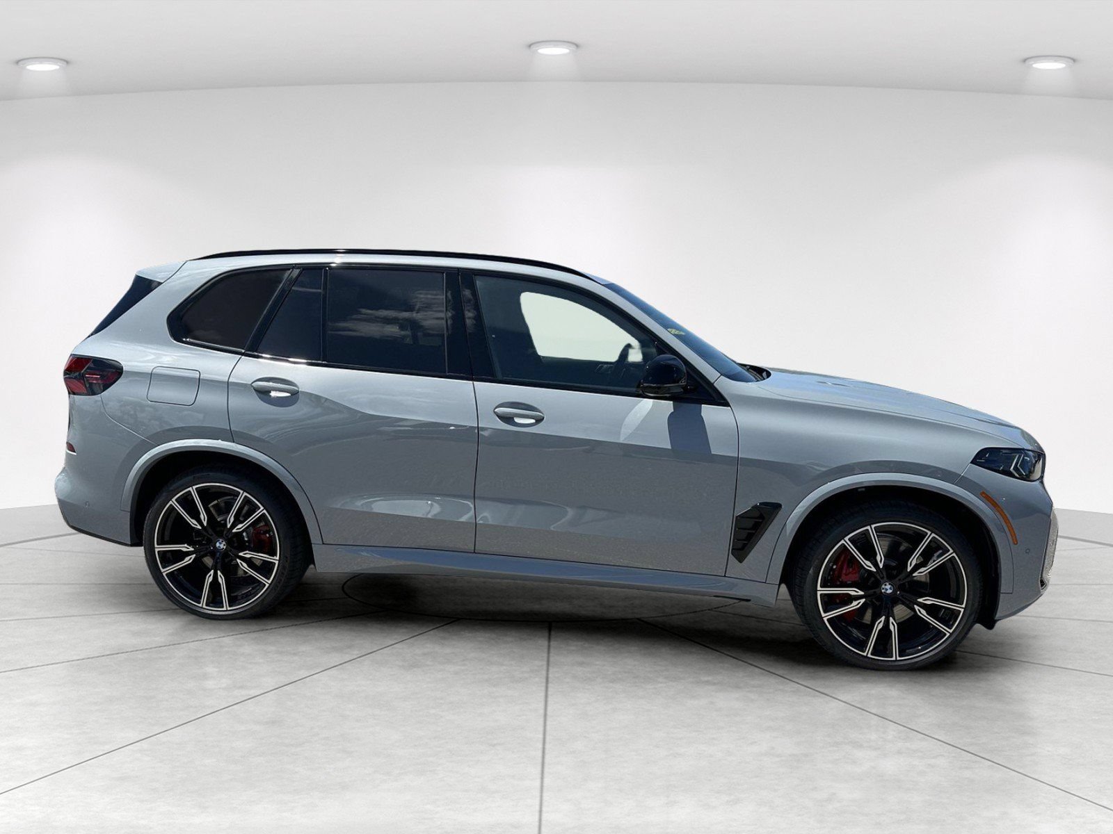 New 2026 BMW X5 M60i AWD/4WD image 3