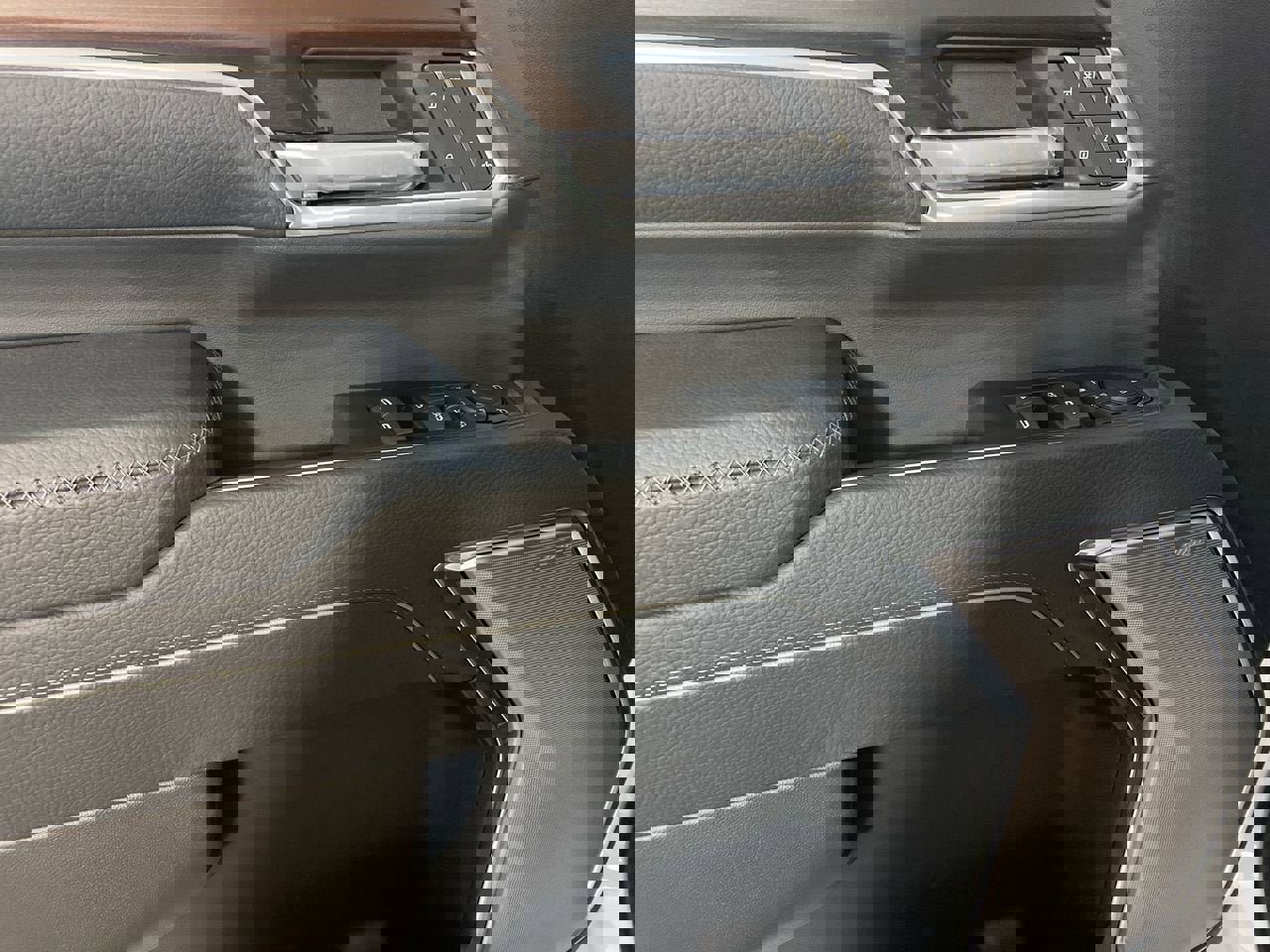 New 2026 GMC Sierra 2500 Denali w/ Denali Reserve Package image 13