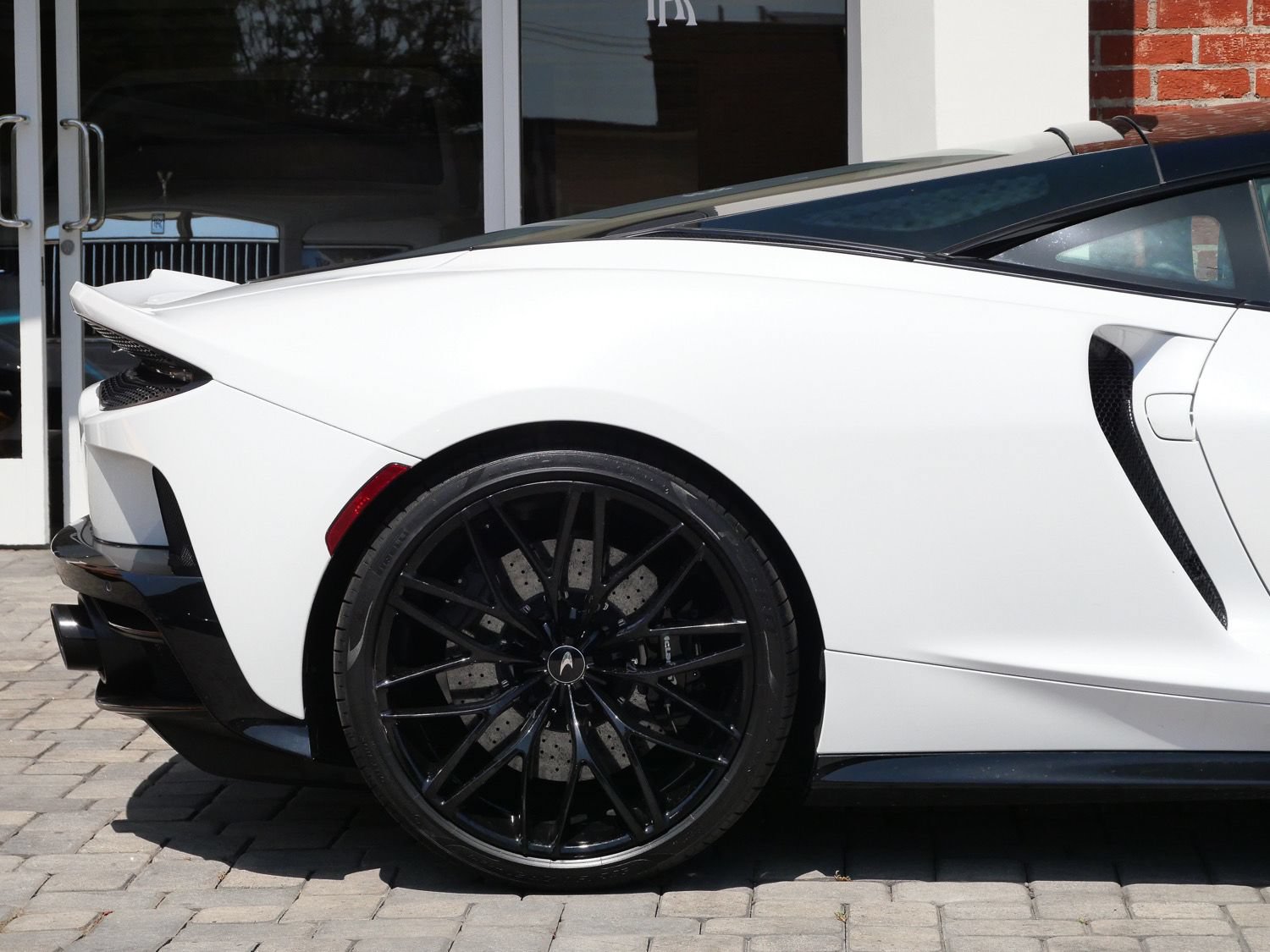Used 2023 McLaren GT RWD image 13