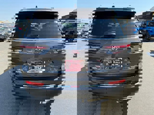New 2025 Jeep Grand Cherokee L Limited w/ Trailer Tow Package image 5