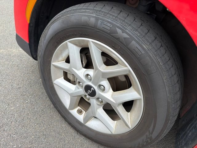 Used 2023 Kia Soul LX w/ LX Technology Package FWD image 9