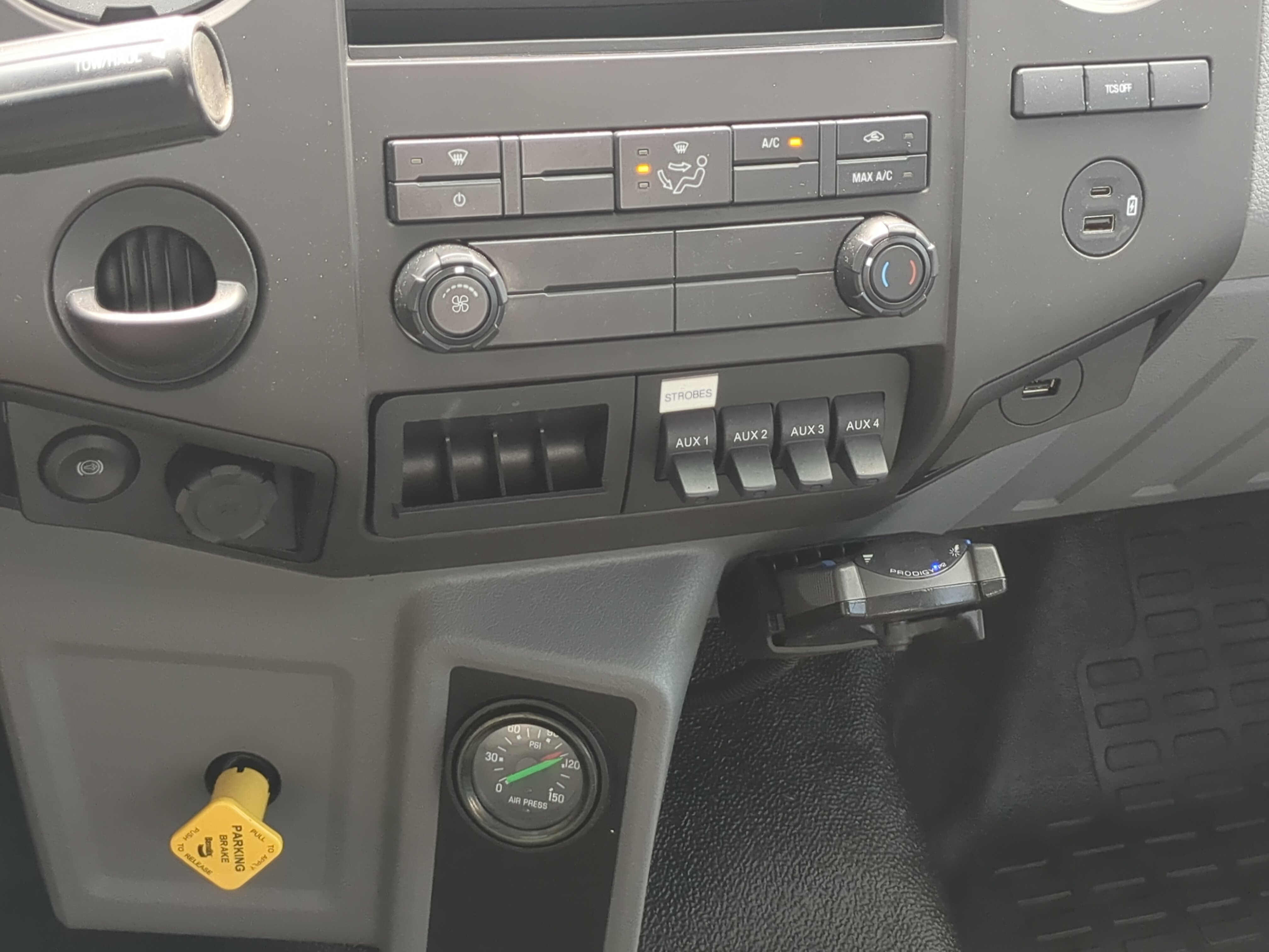 Used 2021 Ford F750 2WD Regular Cab Super Duty image 16