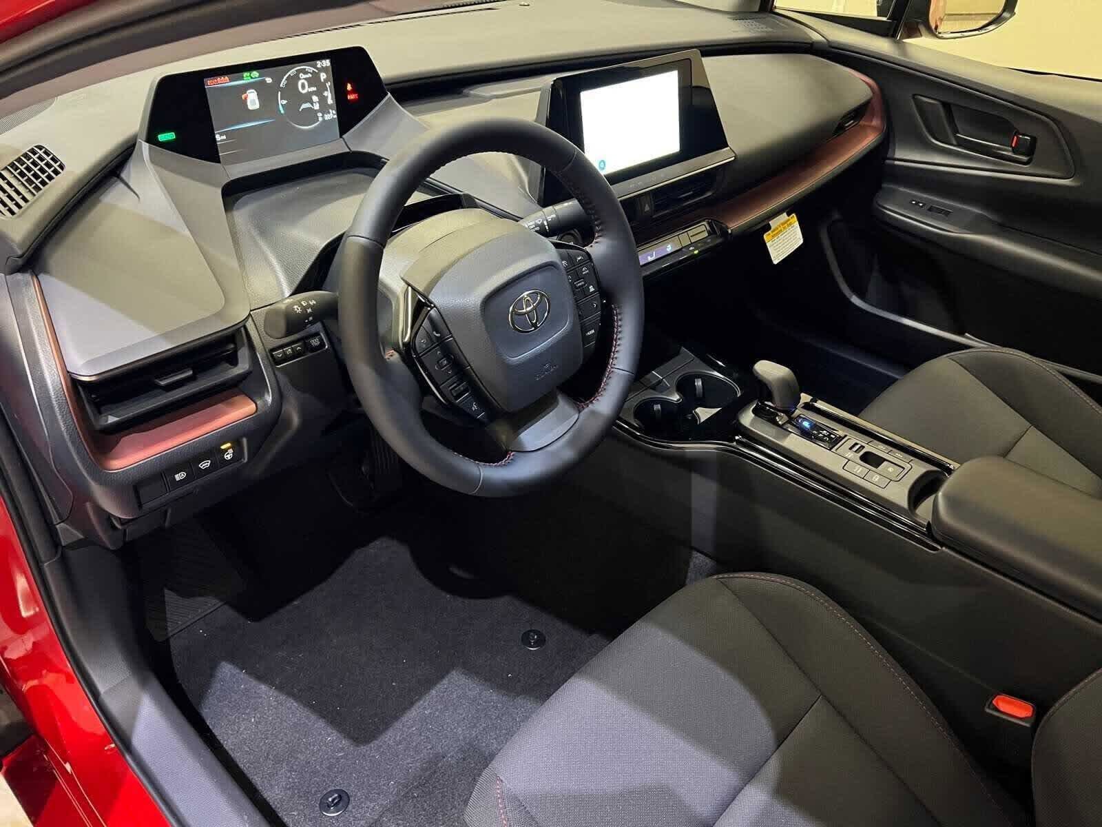 New 2026 Toyota Prius Plug-In Hybrid FWD image 2