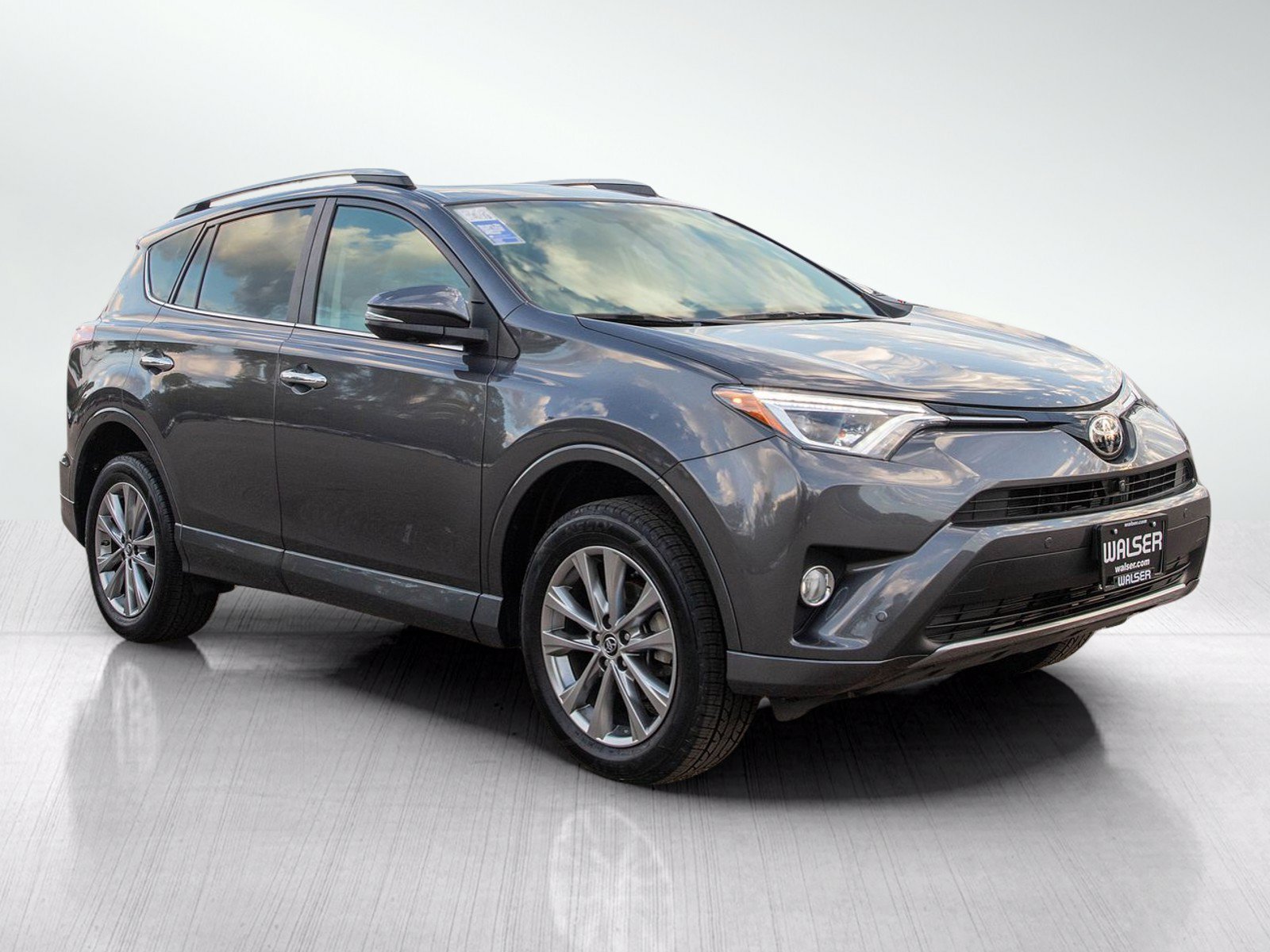Used 2017 Toyota RAV4 Platinum FWD image 7