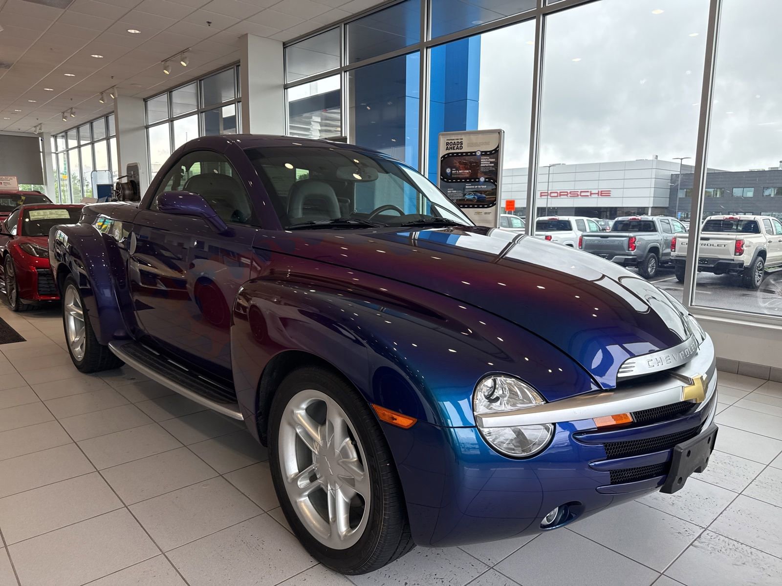 Used 2004 Chevrolet SSR w/ Preferred Equipment Group RWD image 3