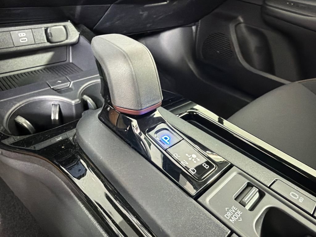 Used 2025 Toyota Prius Plug-In Hybrid image 30