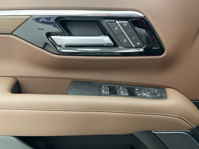 New 2026 Chevrolet Suburban High Country AWD/4WD image 10