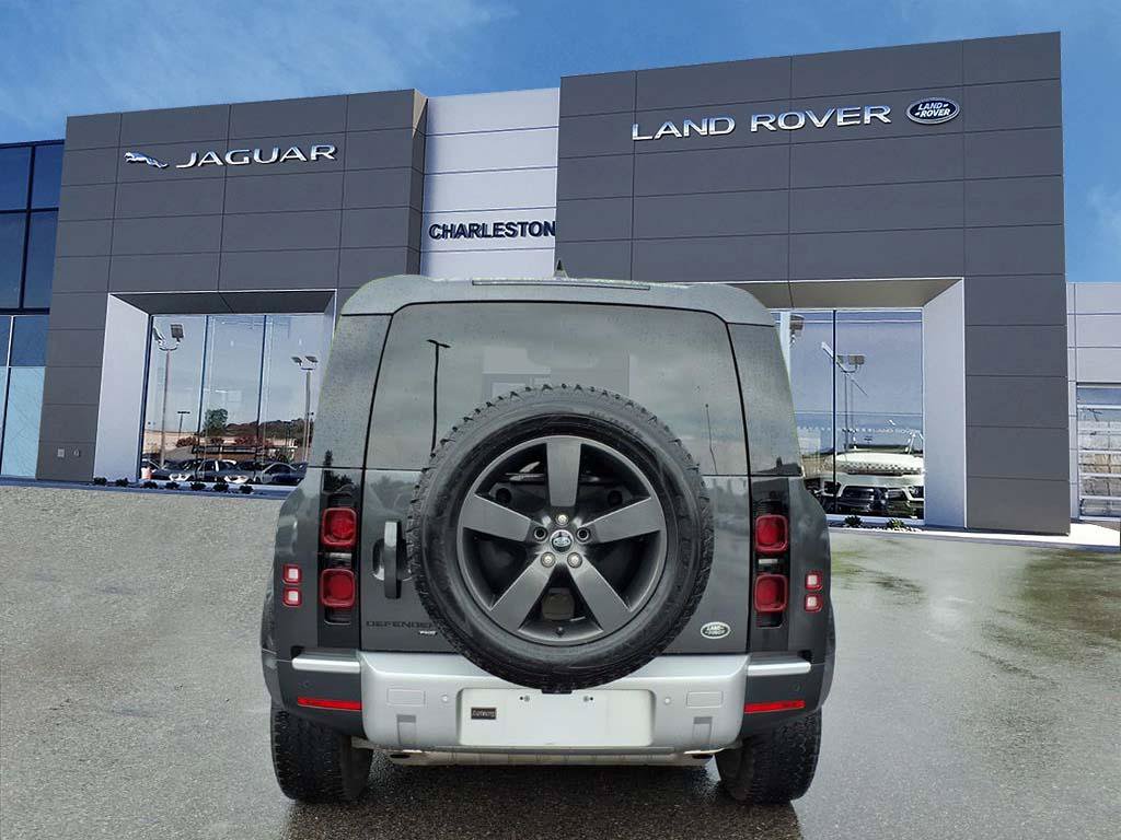 Certified 2023 Land Rover Defender 90 SE AWD/4WD image 4