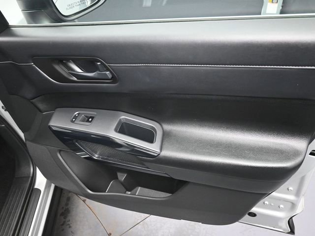 Used 2023 Nissan Pathfinder SV image 33