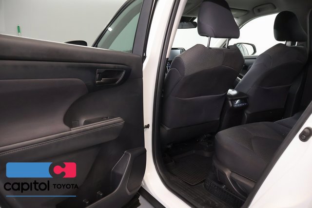 Used 2020 Toyota Highlander LE AWD/4WD image 31