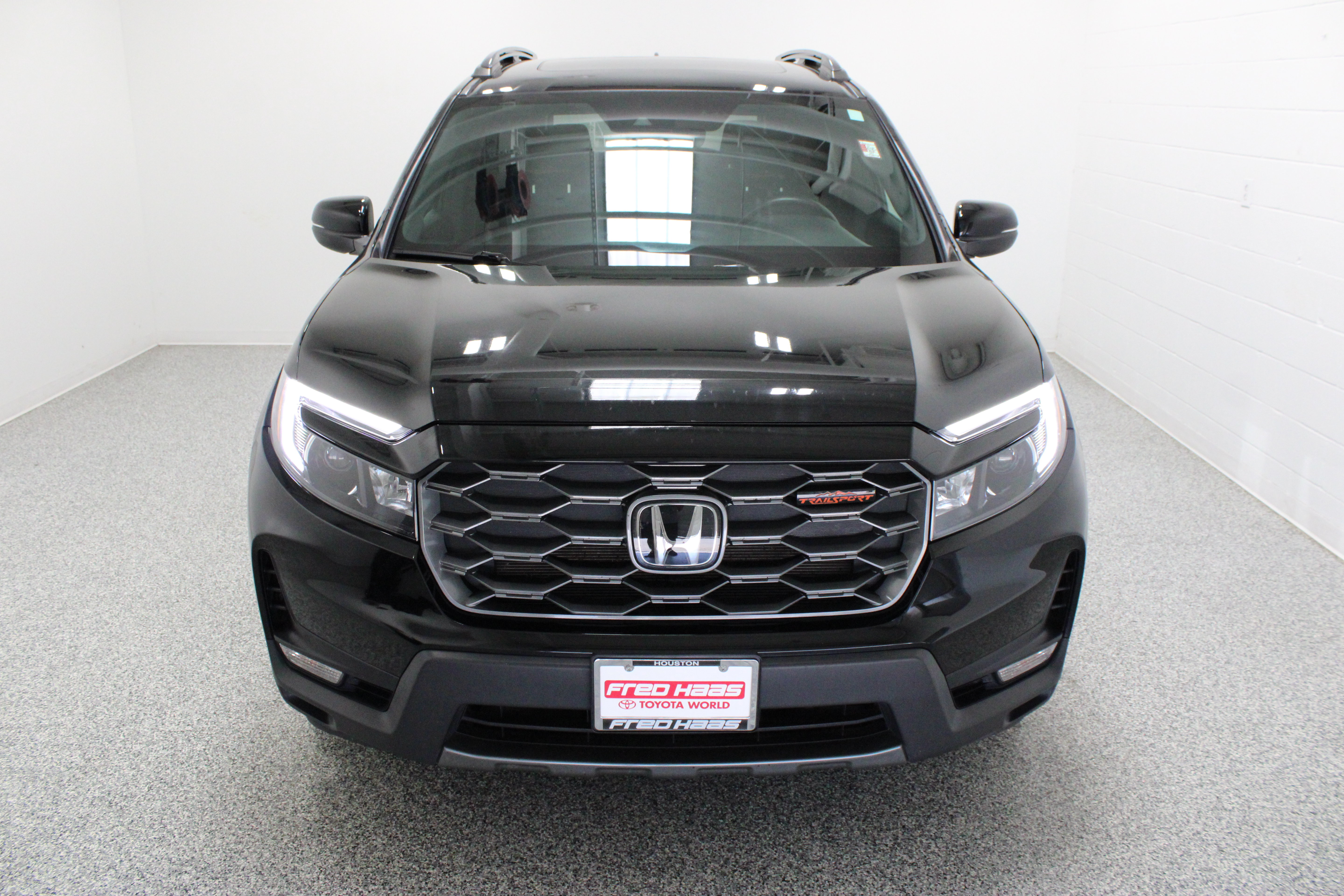 Used 2024 Honda Passport TrailSport image 3