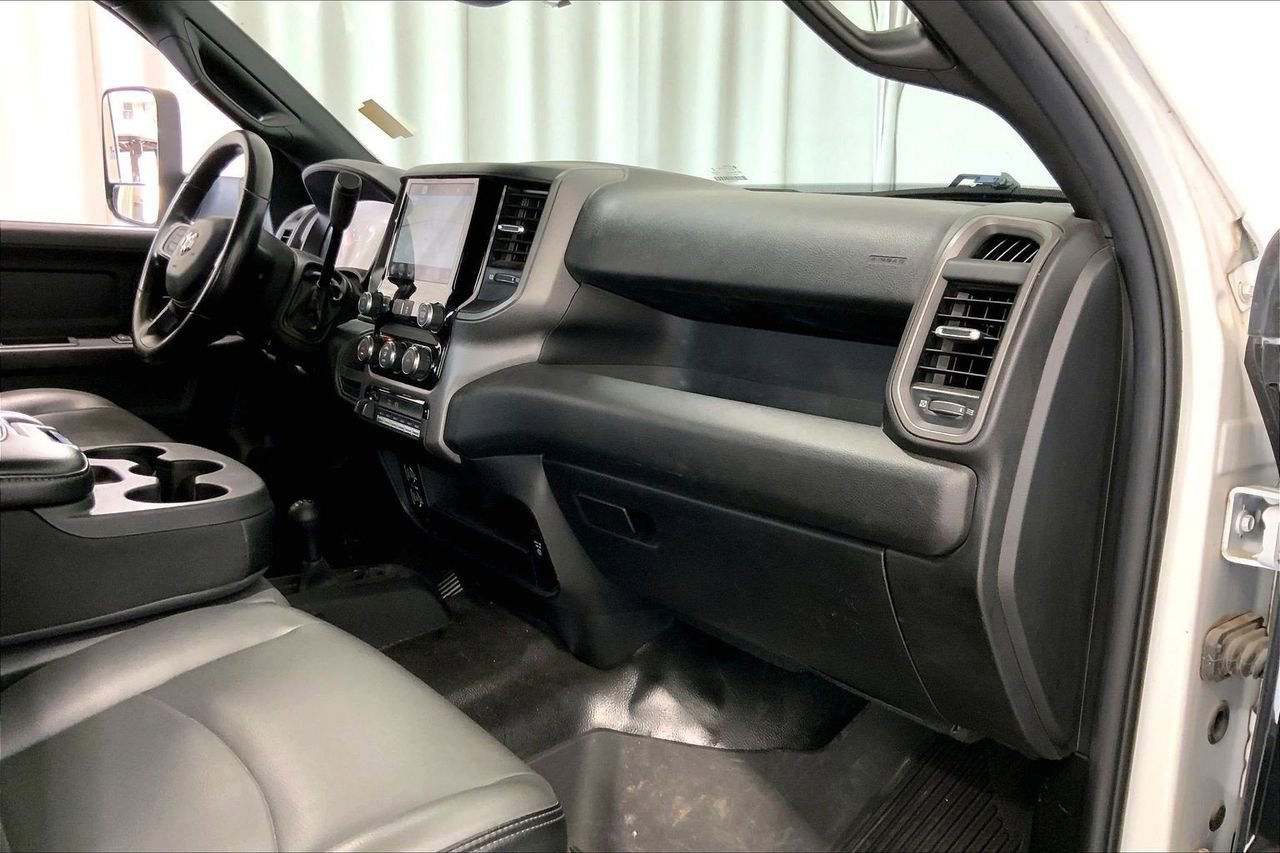 Used 2022 RAM 5500 Tradesman w/ Chrome Appearance Group image 28