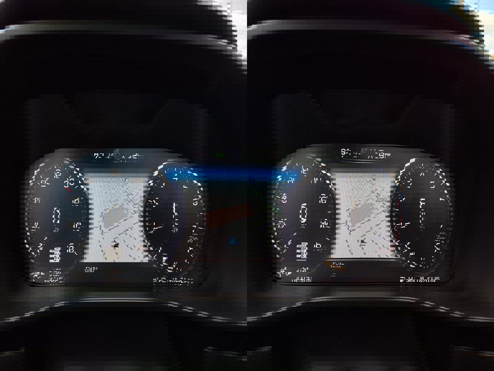 Used 2022 Volvo XC40 T5 R-Design w/ Advanced Package image 32