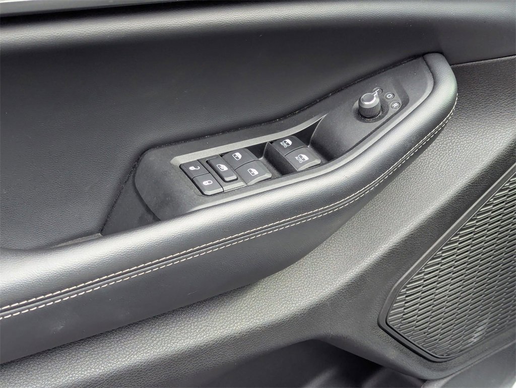 Used 2024 Jeep Grand Cherokee L Laredo image 13