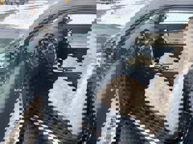 Used 2011 Volvo C70 T5 image 7