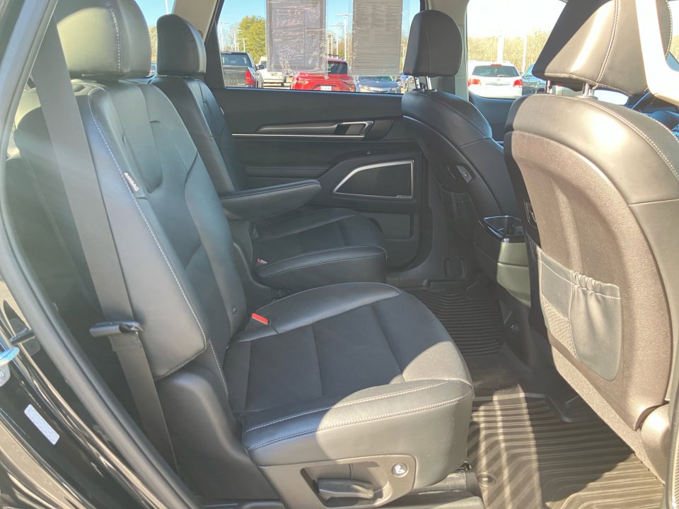 Used 2023 Kia Telluride S image 32