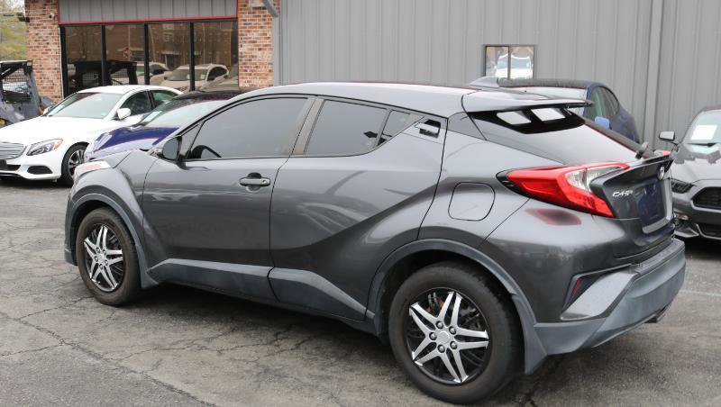 Used 2019 Toyota C-HR LE image 2