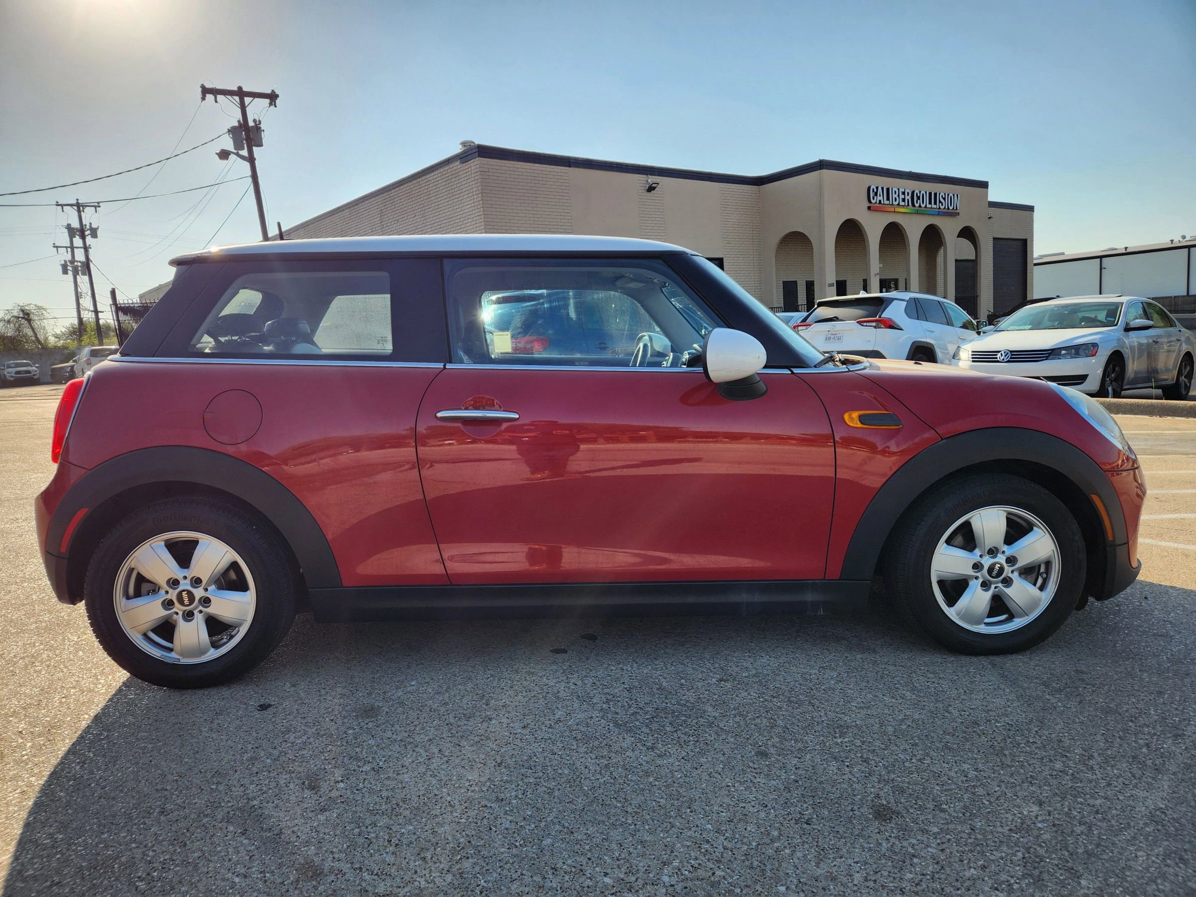 Used 2017 MINI Cooper 2-Door Hardtop image 6
