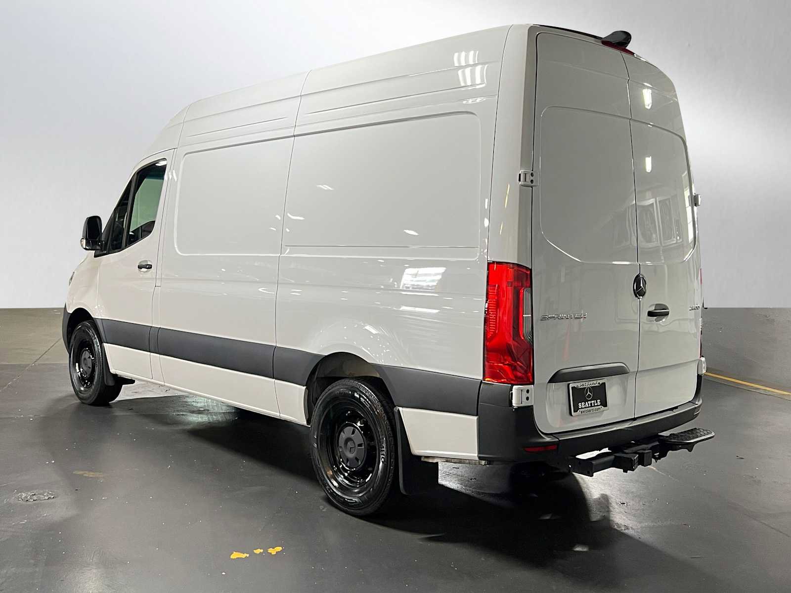 Used 2025 Mercedes-Benz Sprinter 2500 image 5