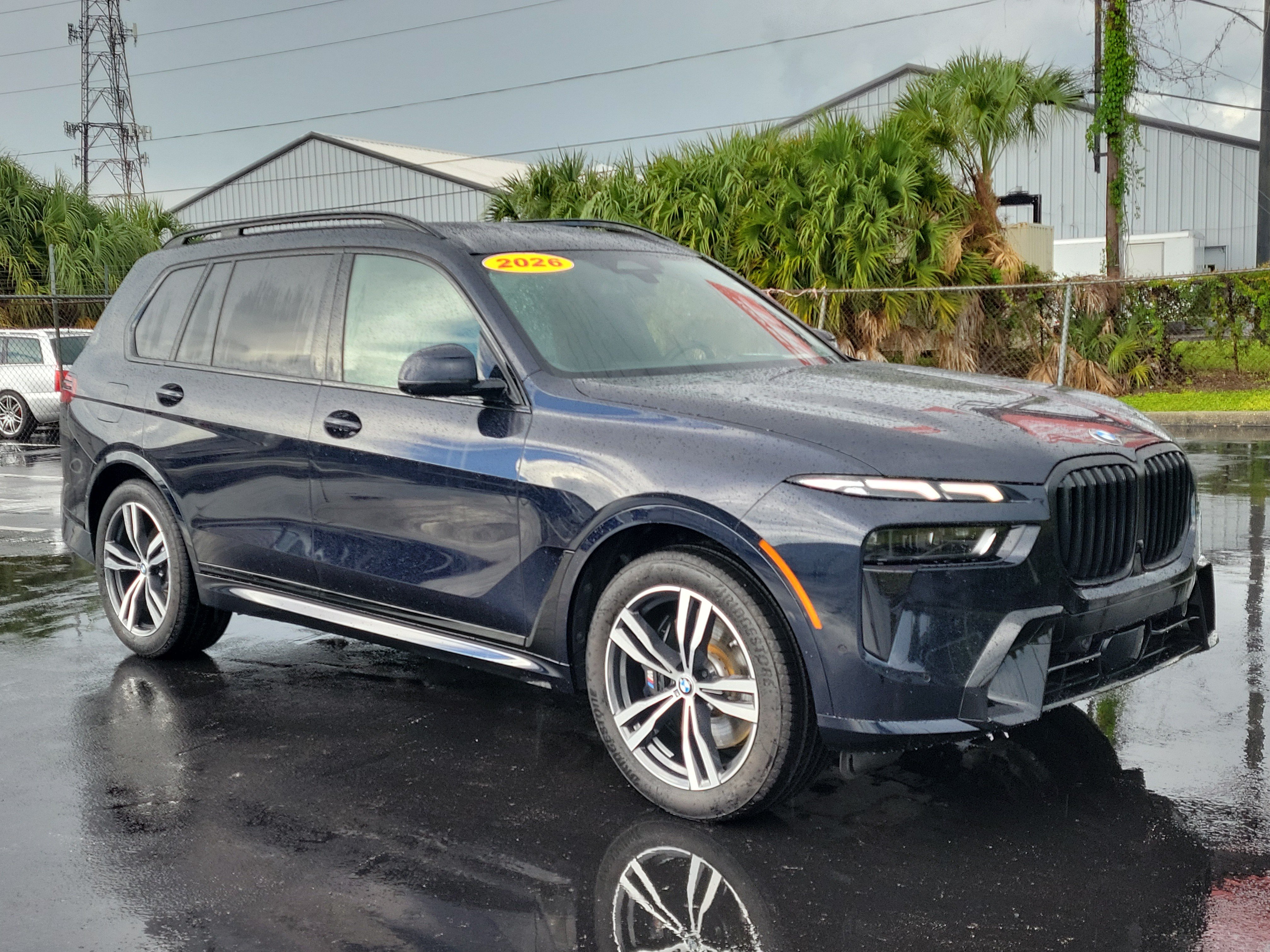 Used 2026 BMW X7 xDrive40i w/ M Sport Package AWD/4WD image 2