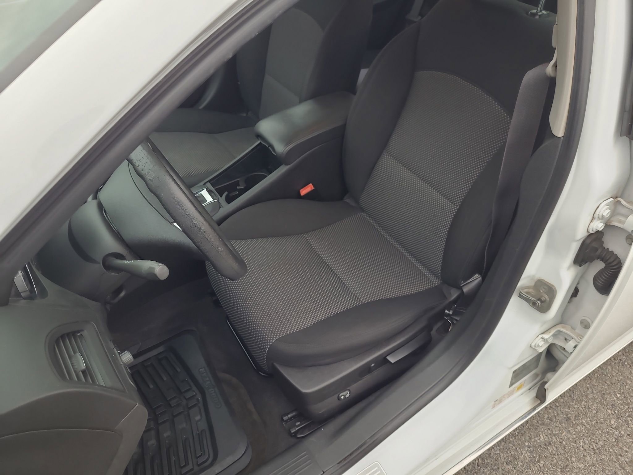 Used 2011 Chevrolet Malibu LT image 9