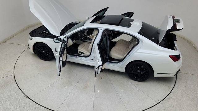 Used 2022 BMW 740i w/ M Sport Package image 88