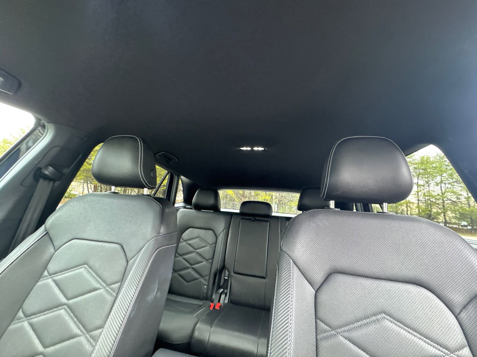 Used 2025 Volkswagen Atlas Cross Sport SE image 33