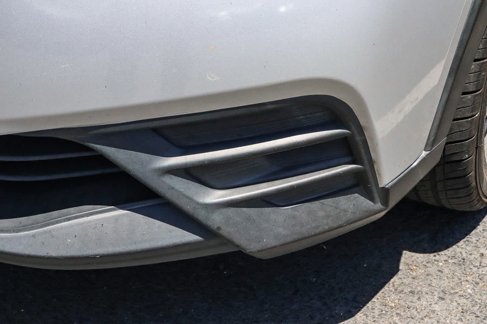 Used 2018 Nissan Kicks SV FWD image 3