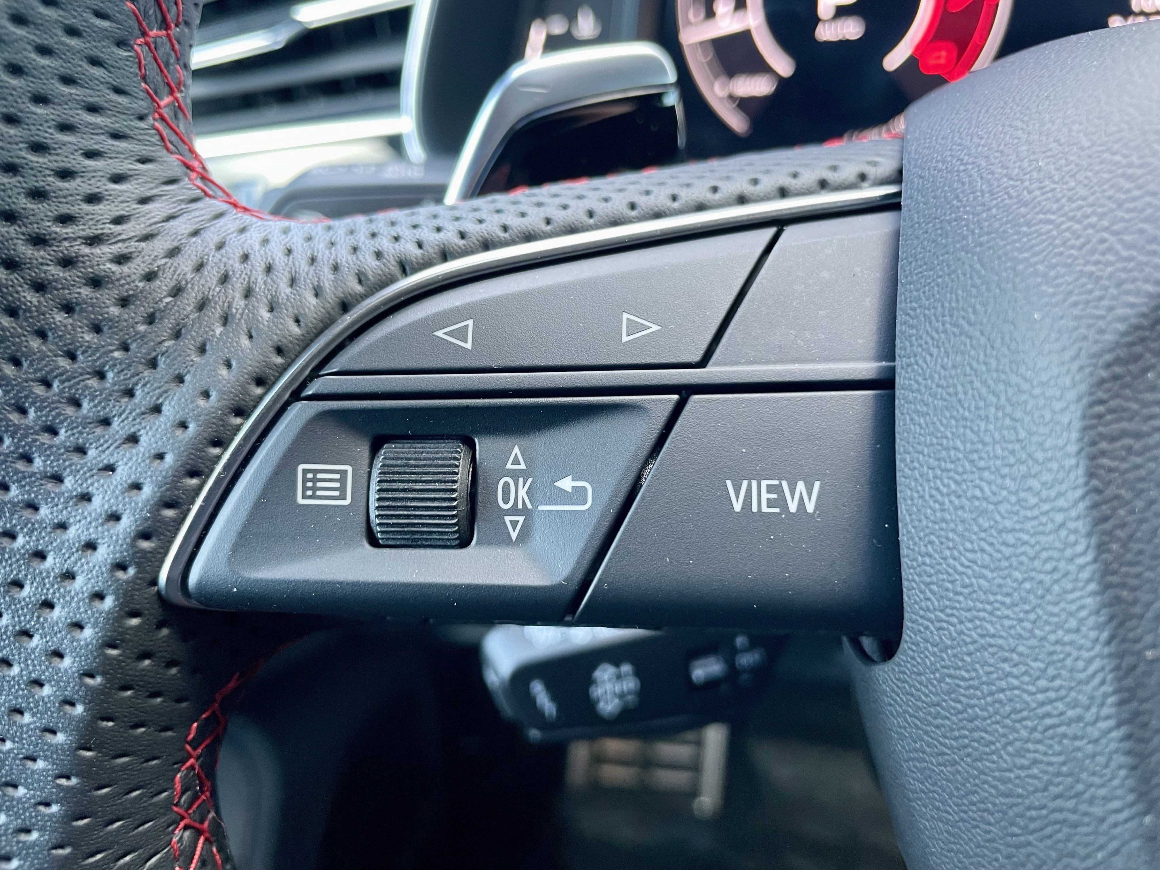 Used 2024 Audi RS Q8 4.0T image 23