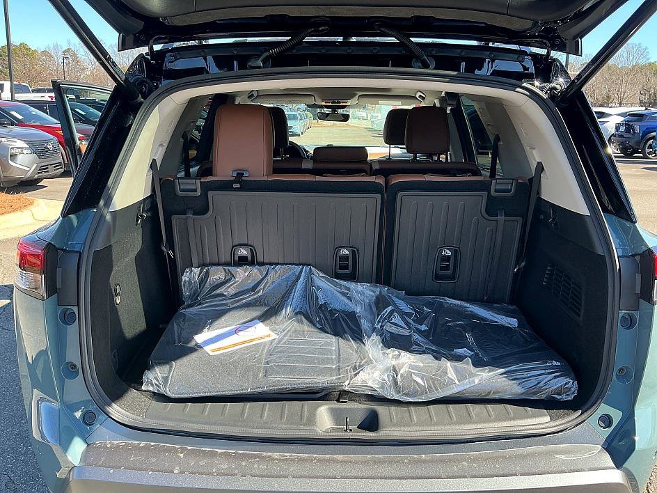 New 2026 Nissan Pathfinder Platinum image 27