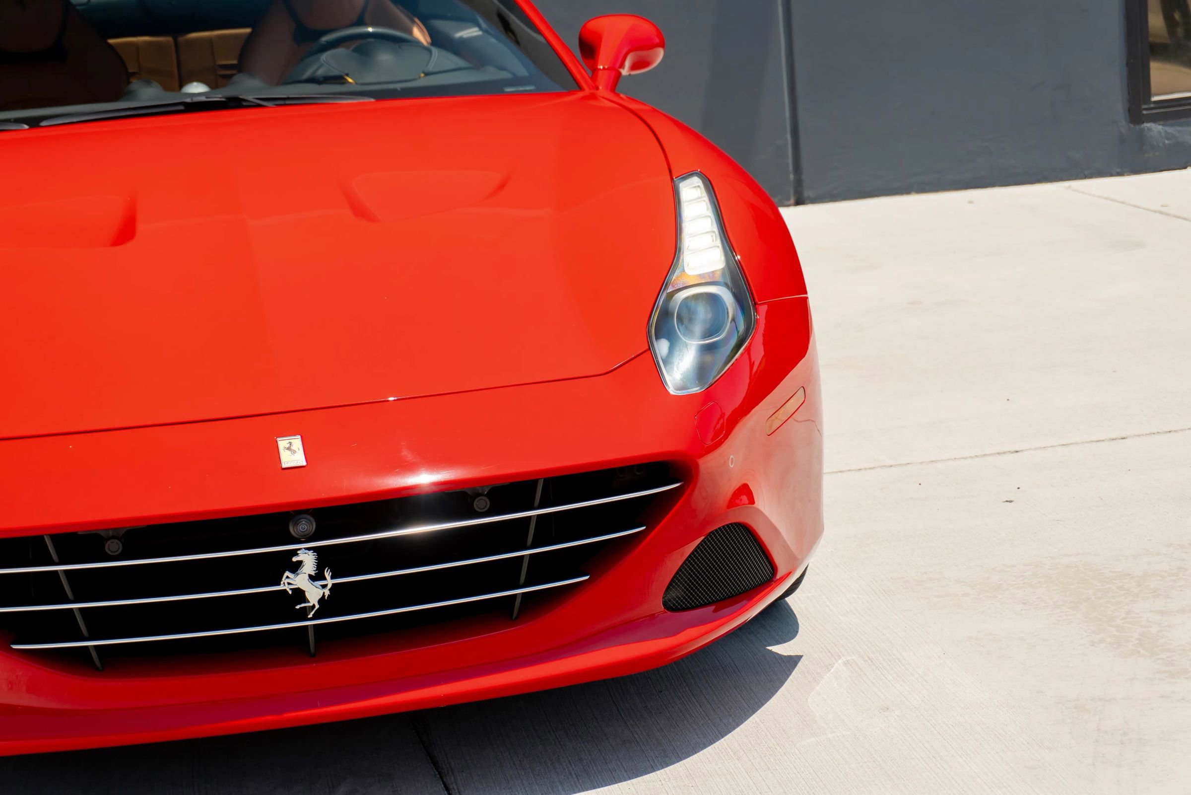 Used 2016 Ferrari California T RWD image 21