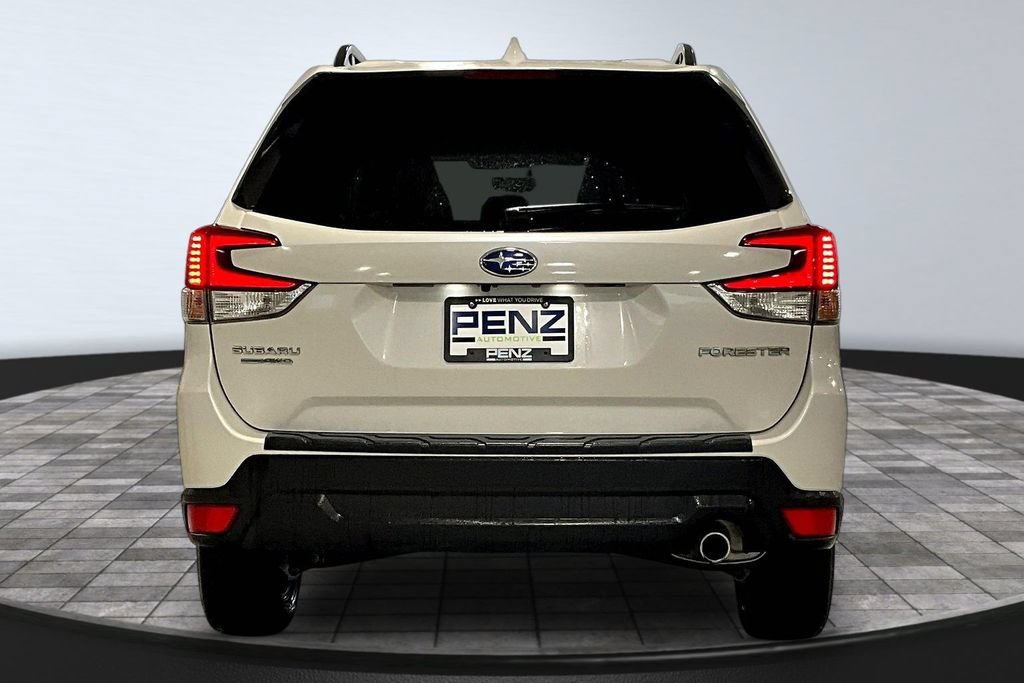 Used 2023 Subaru Forester Limited AWD/4WD image 5