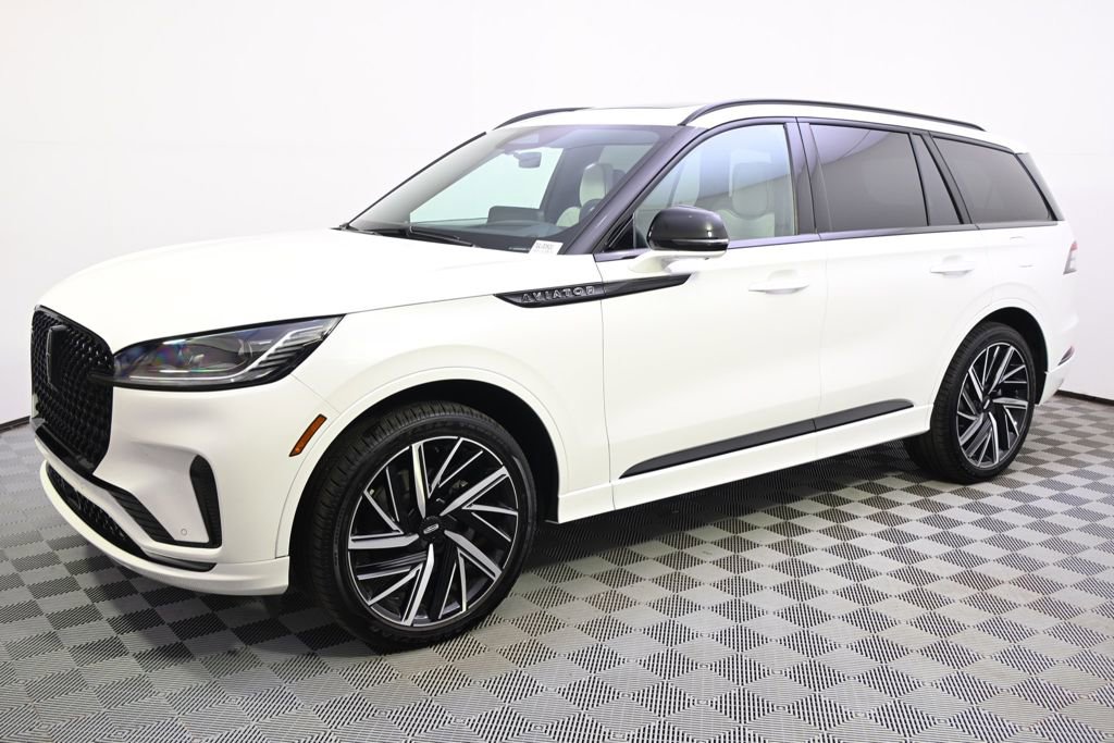 New 2026 Lincoln Aviator Black Label w/ Jet Appearance Package image 2