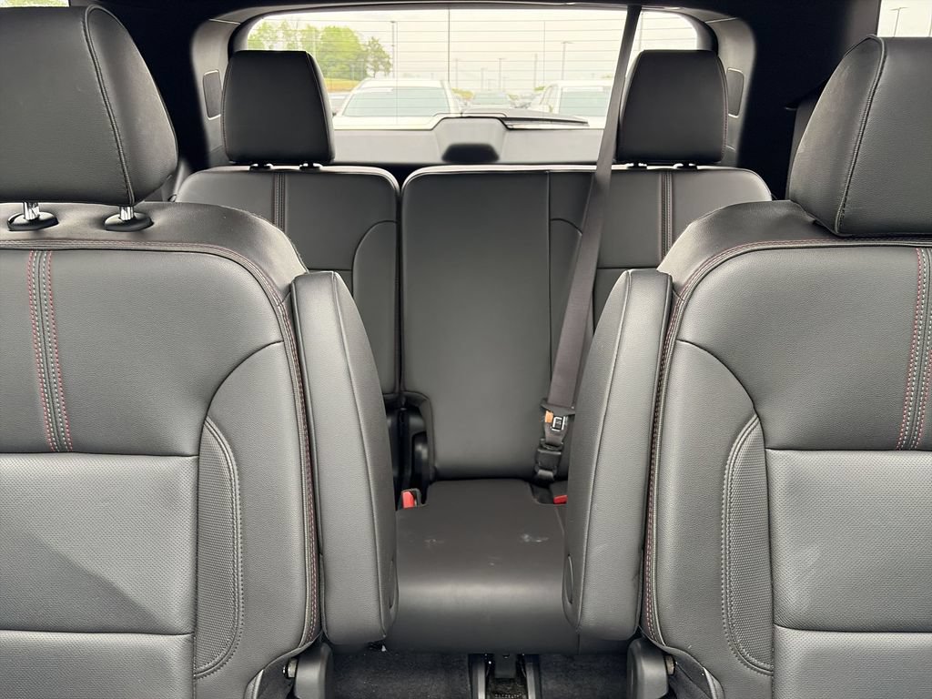 Used 2023 Chevrolet Traverse RS w/ LPO, Floor Liner Package AWD/4WD image 23