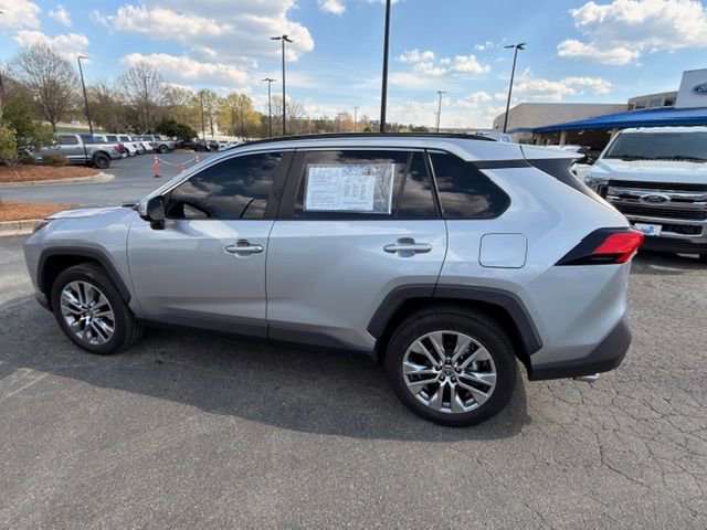 Used 2023 Toyota RAV4 XLE Premium image 12