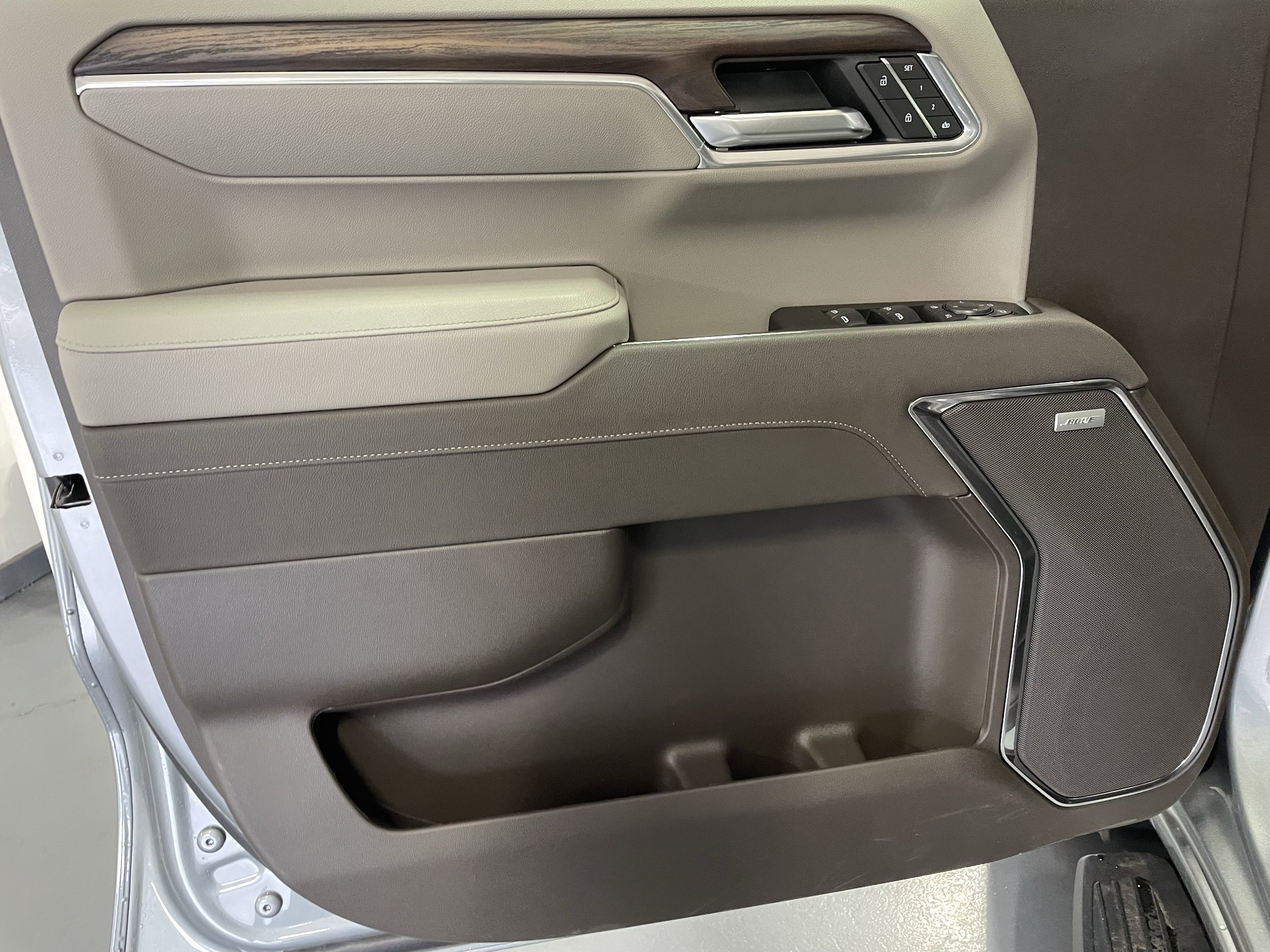 New 2026 GMC Sierra 1500 SLT w/ SLT Premium Plus Package image 11