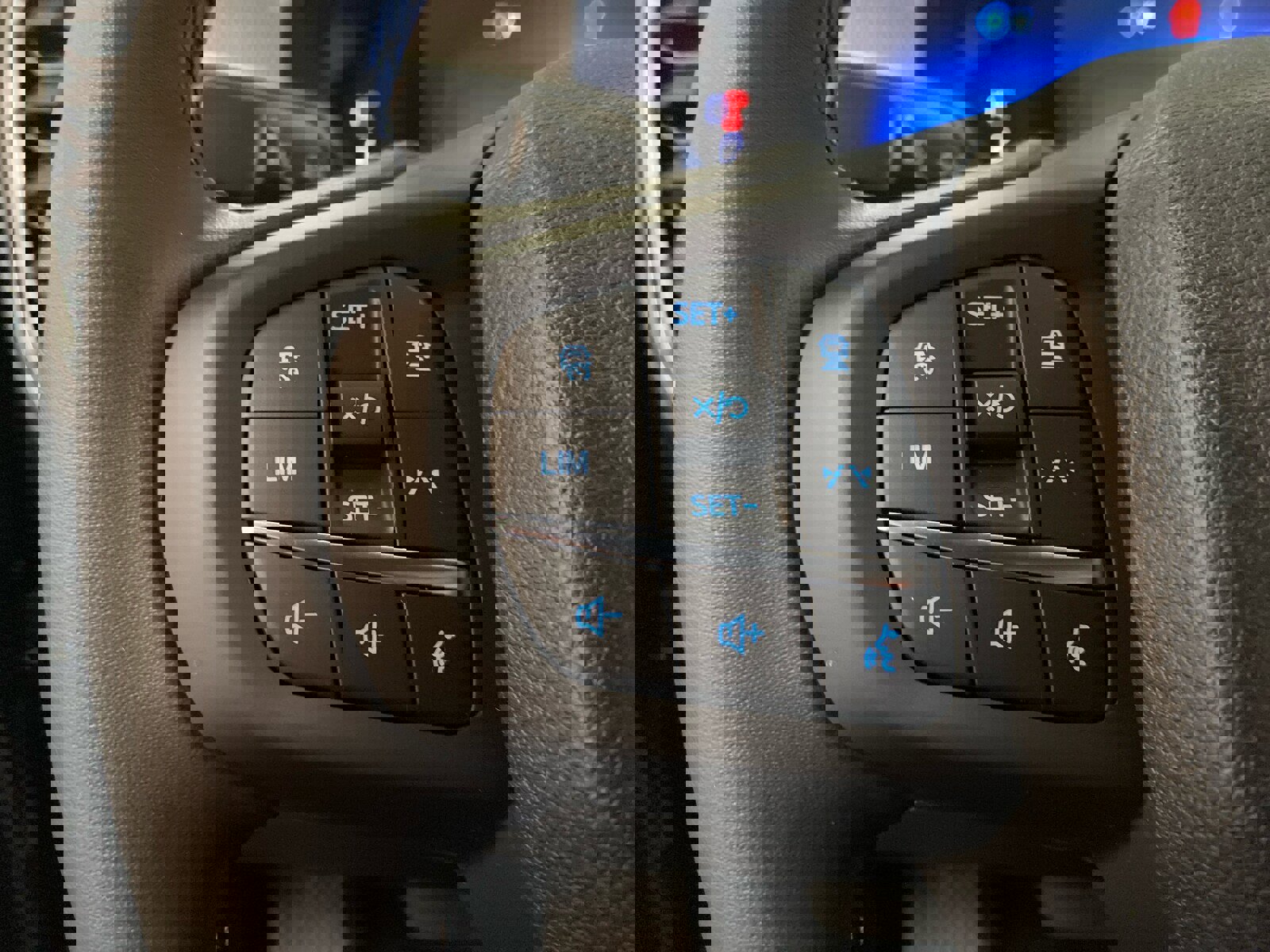 New 2025 Ford Ranger XLT w/ Equipment Group 301A High image 19