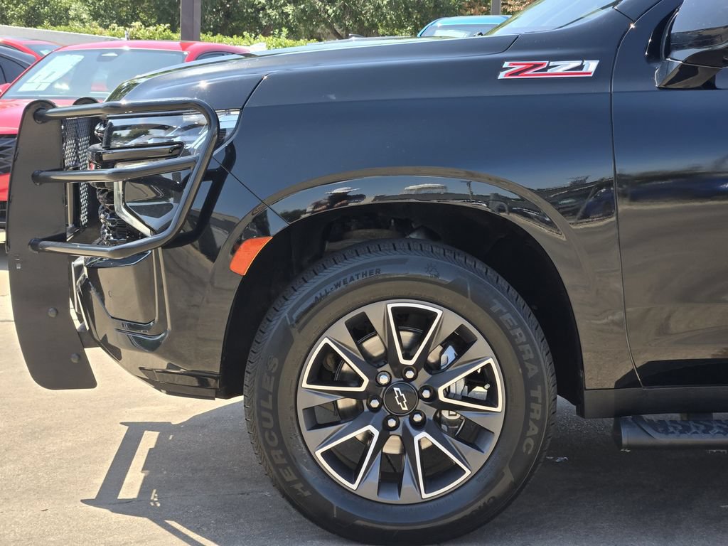Used 2023 Chevrolet Tahoe Z71 w/ Luxury Package AWD/4WD image 13