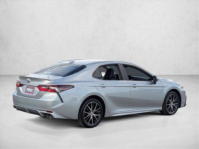 Used 2024 Toyota Camry SE image 5