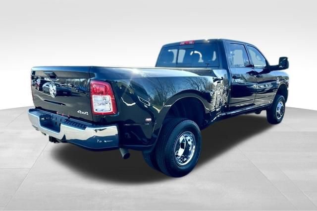 Used 2024 RAM 3500 Tradesman w/ Chrome Appearance Group image 7