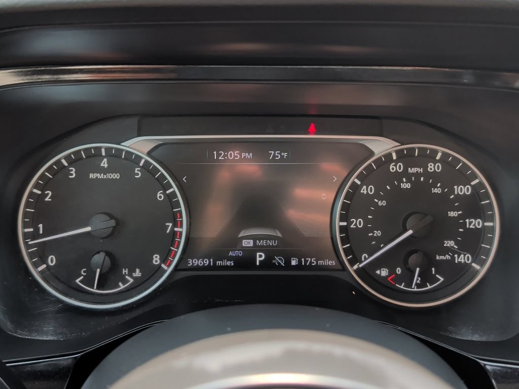 Used 2025 Nissan Pathfinder SV AWD/4WD image 10