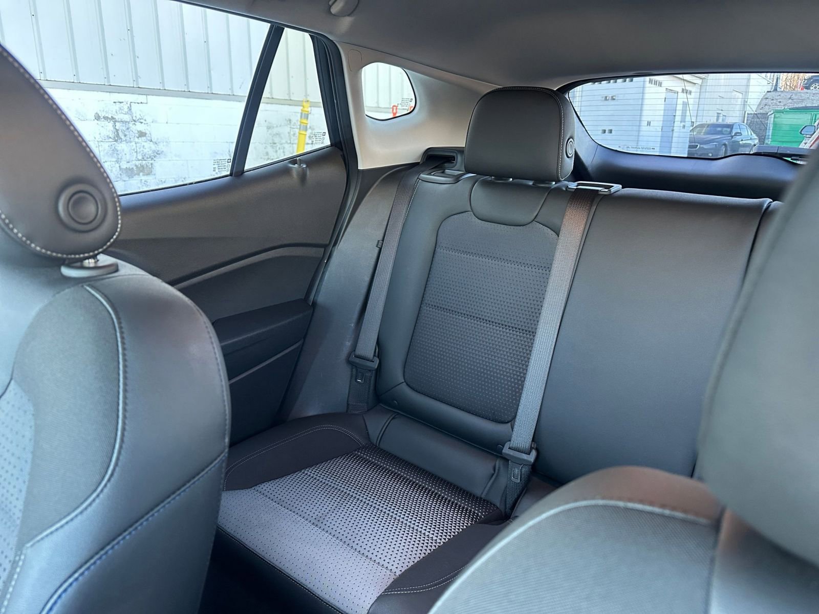 Used 2025 Chevrolet Trax LT w/ LT Convenience Package image 37