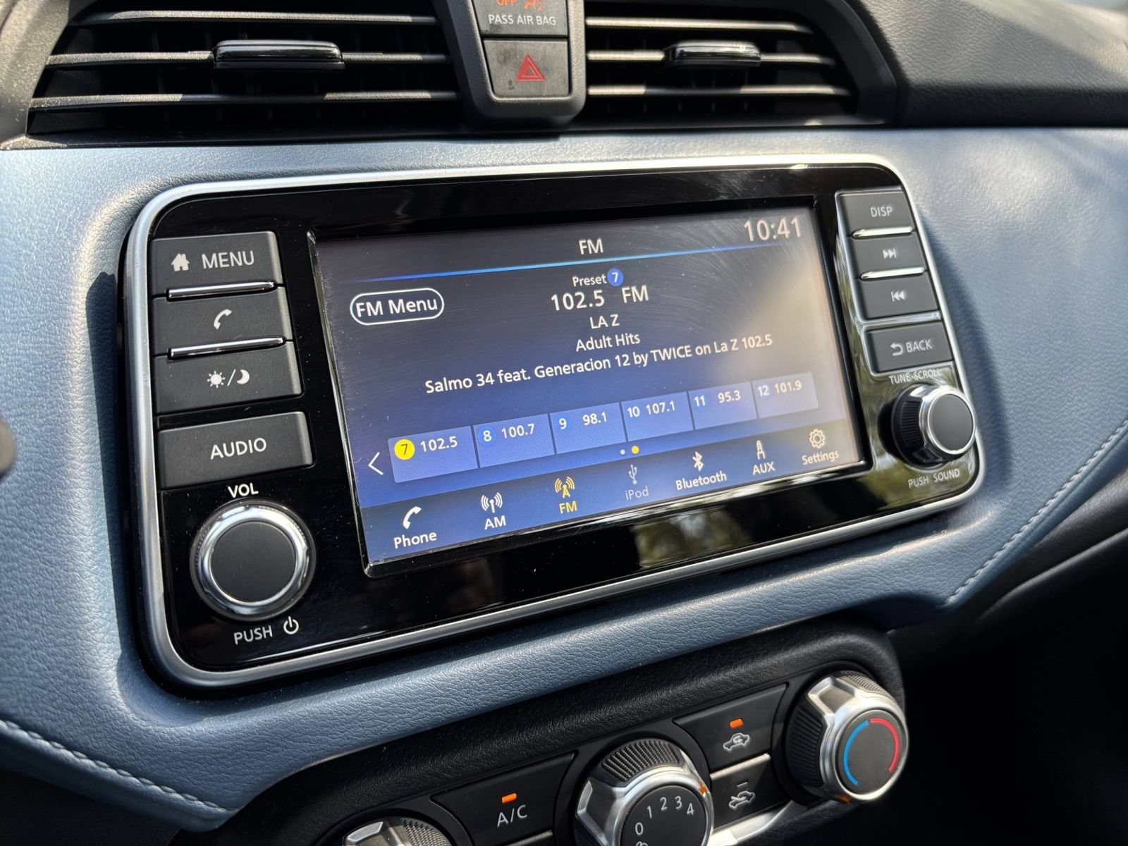 Used 2025 Nissan Versa SV FWD image 19